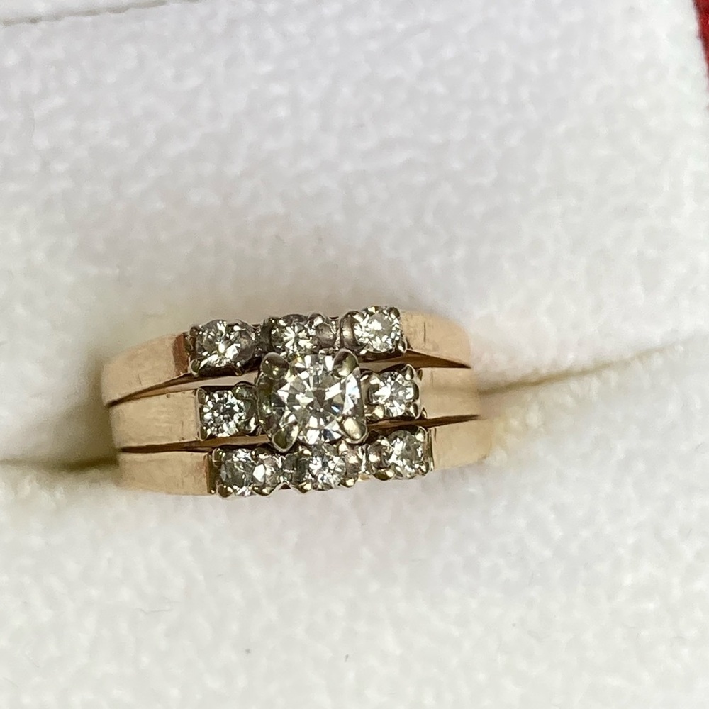 14k yellow solid Gold trilogy wedding ring set